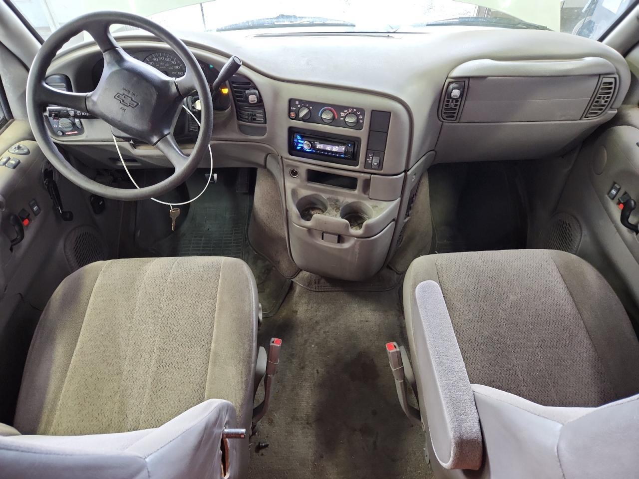 2004 CHEVROLET Astro