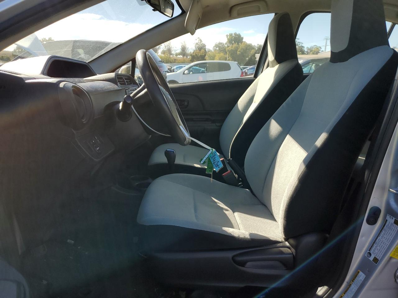 2015 TOYOTA Prius c