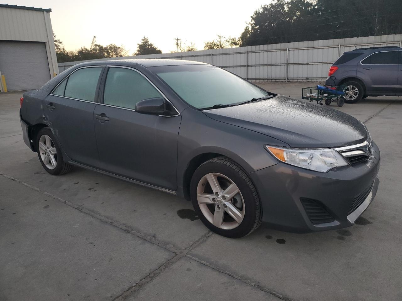 2014 TOYOTA CAMRY