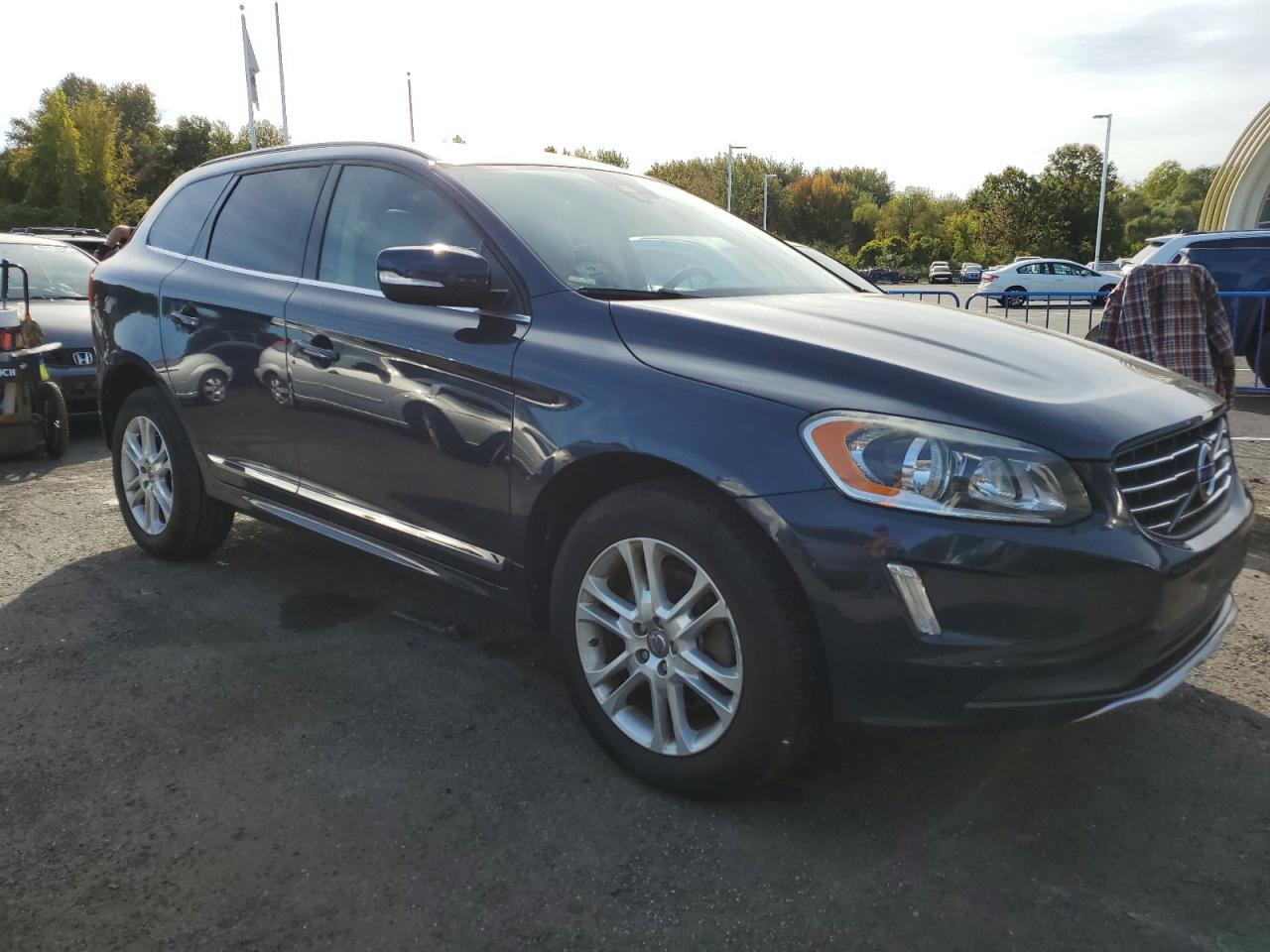 2015 VOLVO XC60