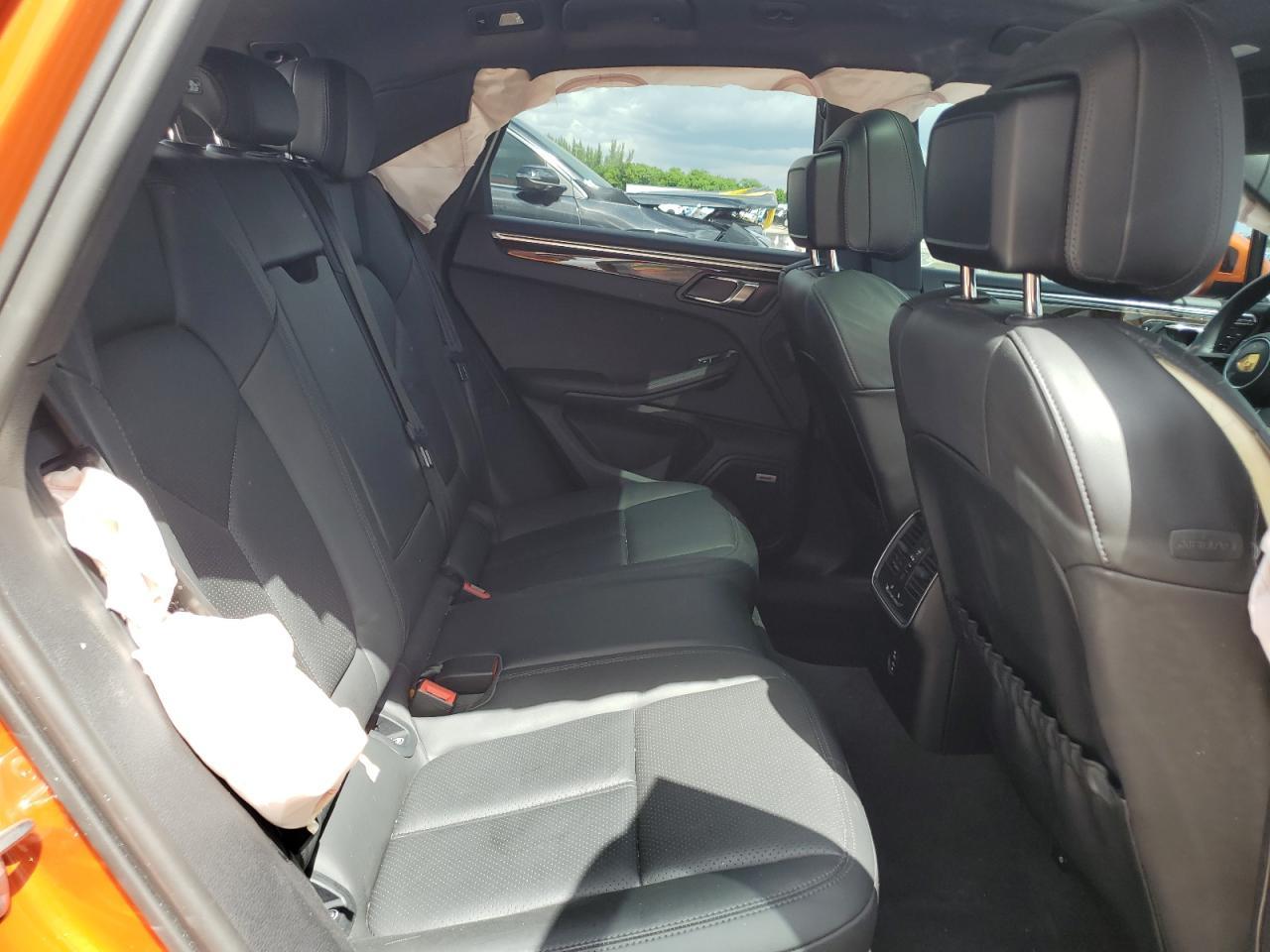 2022 PORSCHE Macan