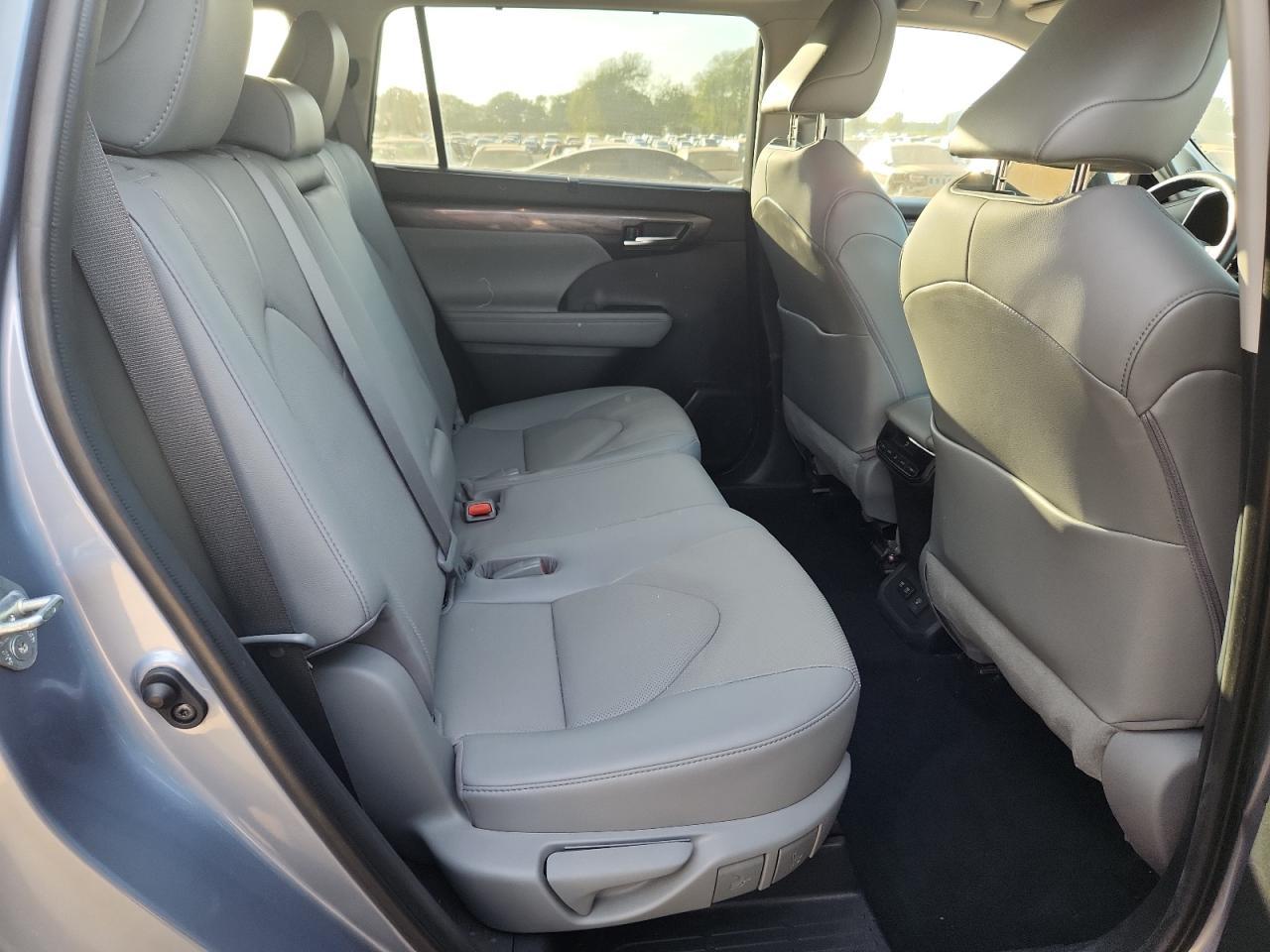 2021 TOYOTA HIGHLANDER