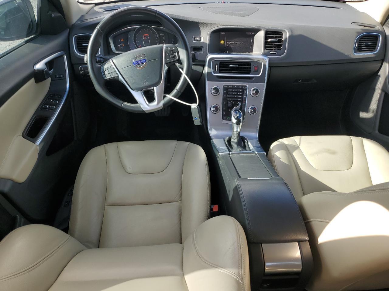 2017 VOLVO S60