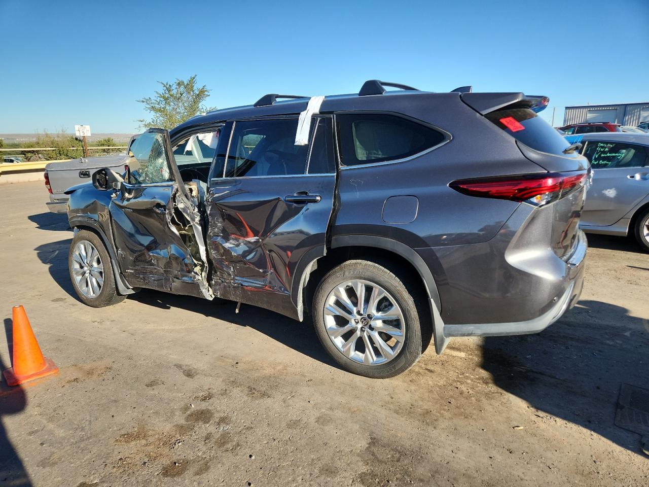2020 TOYOTA HIGHLANDER