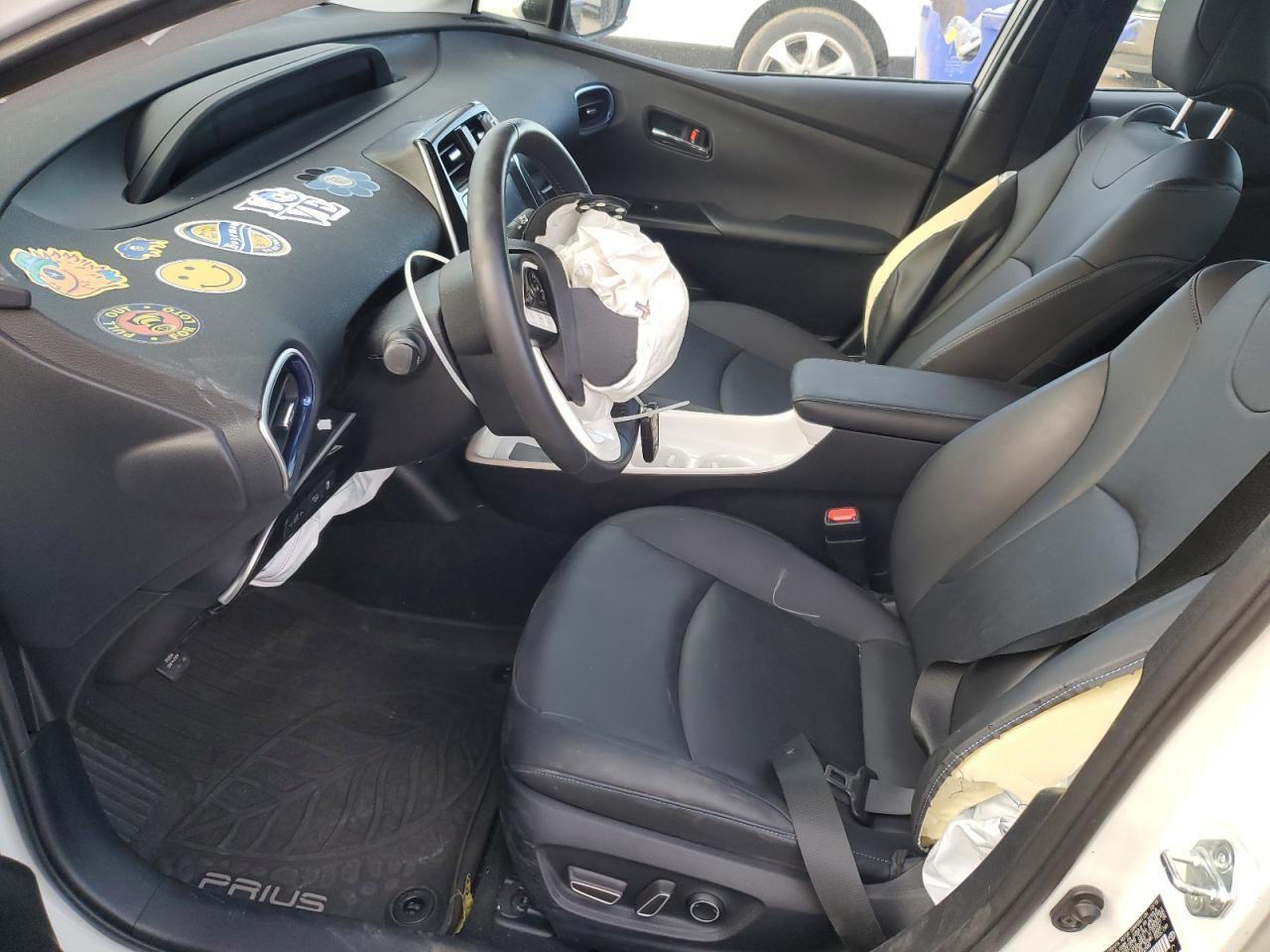 2016 TOYOTA PRIUS