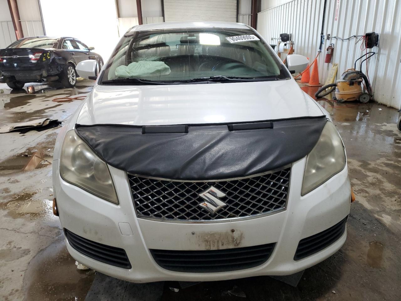 2012 SUZUKI Kizashi