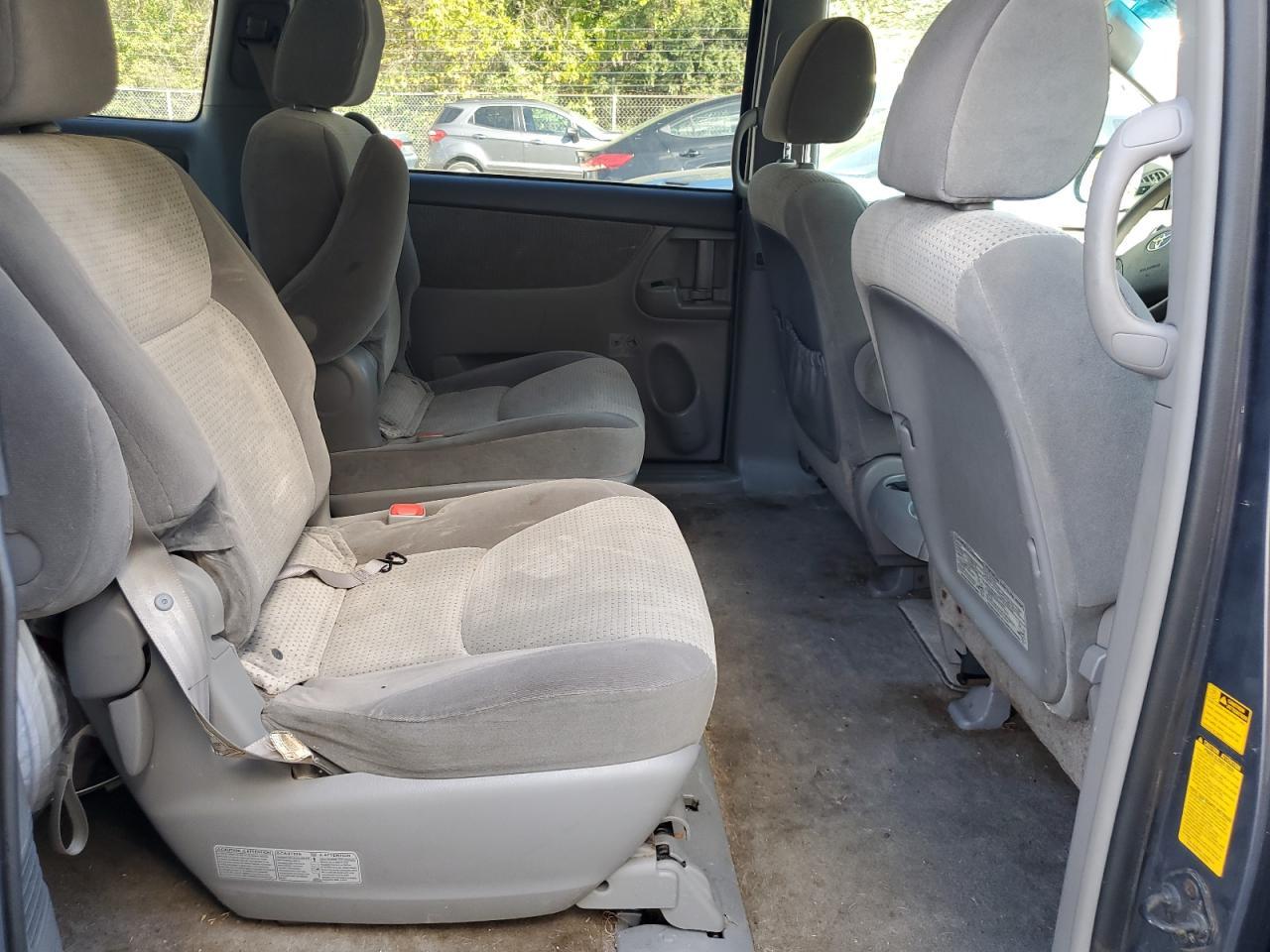 2009 TOYOTA SIENNA