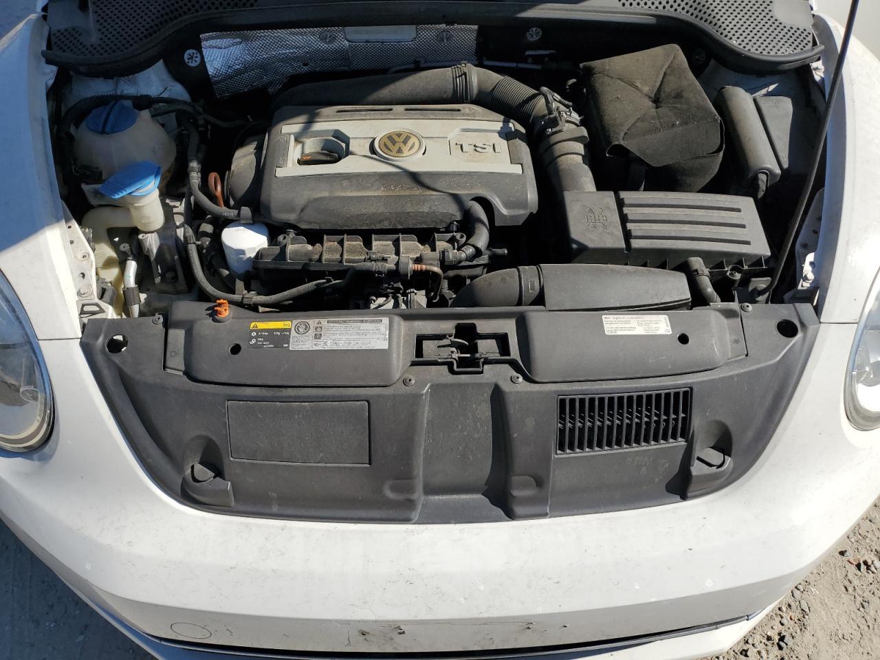 2013 VOLKSWAGEN Beetle