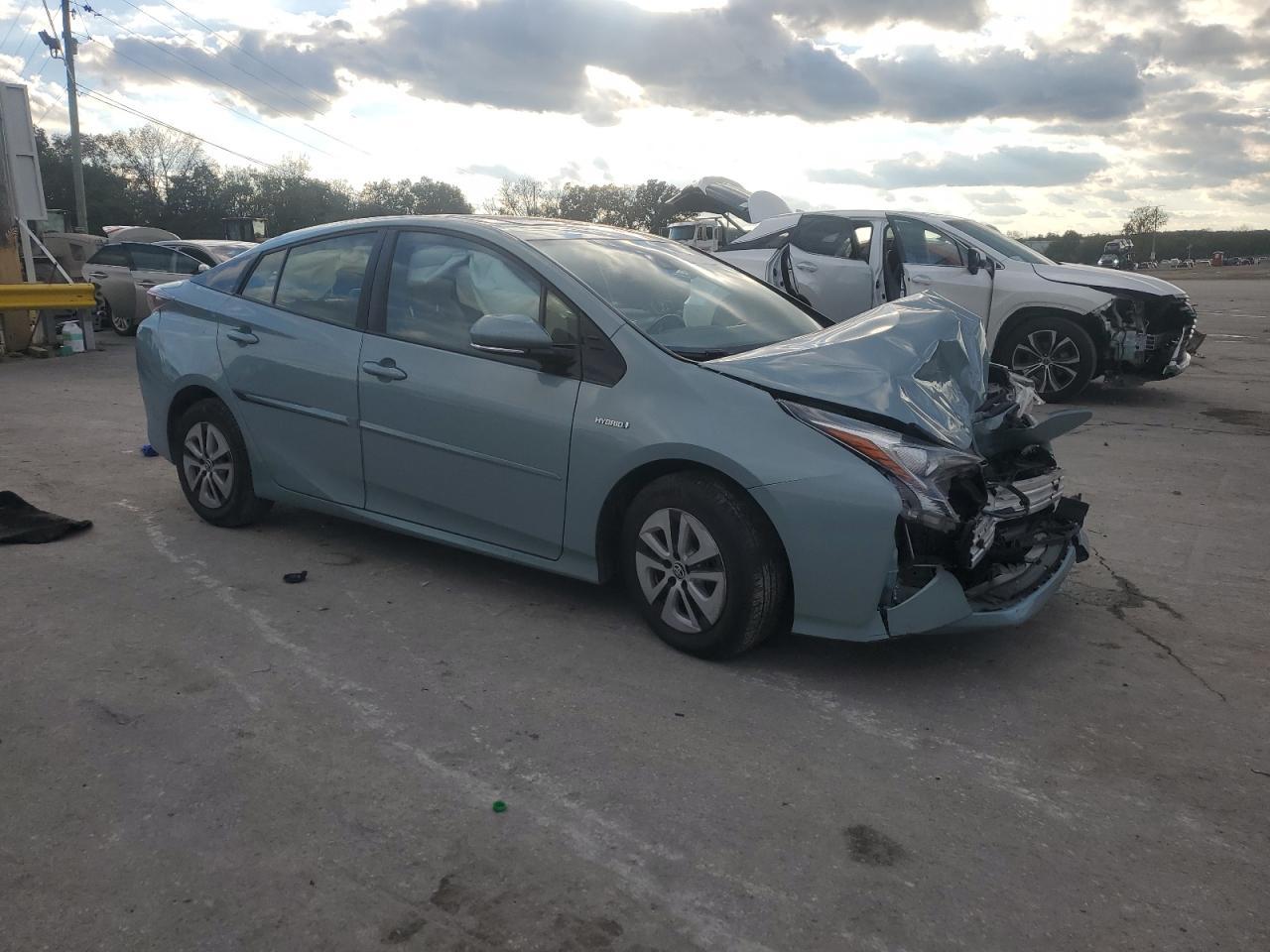 2016 TOYOTA PRIUS