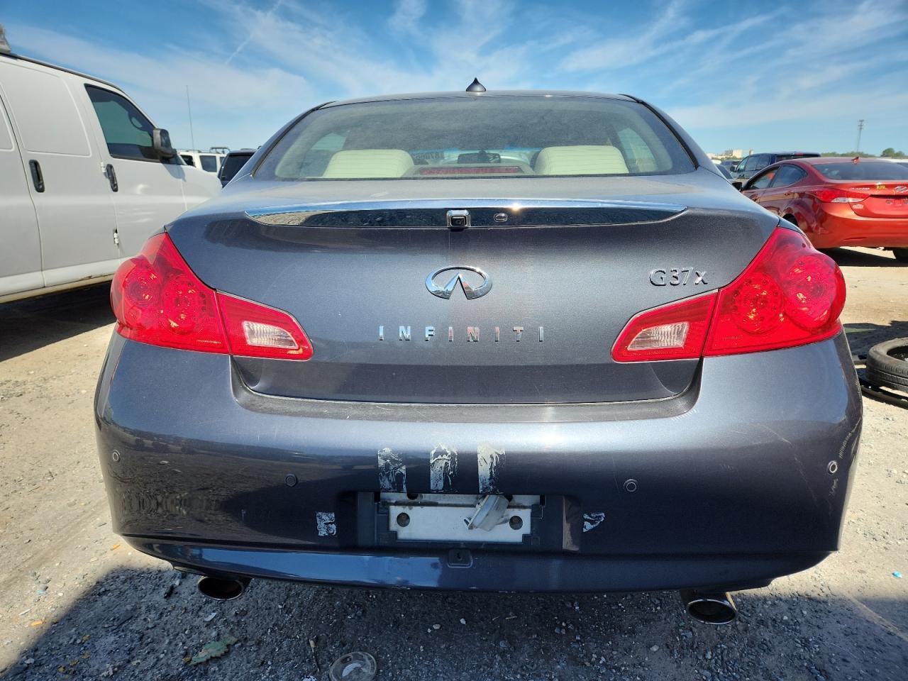 2012 INFINITI G37