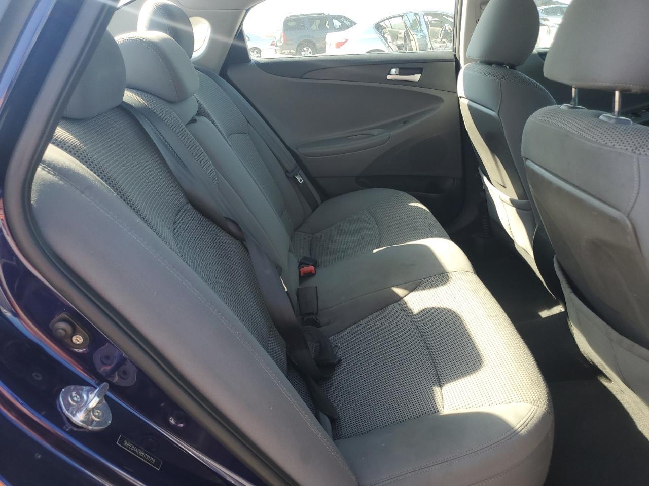 2011 HYUNDAI SONATA