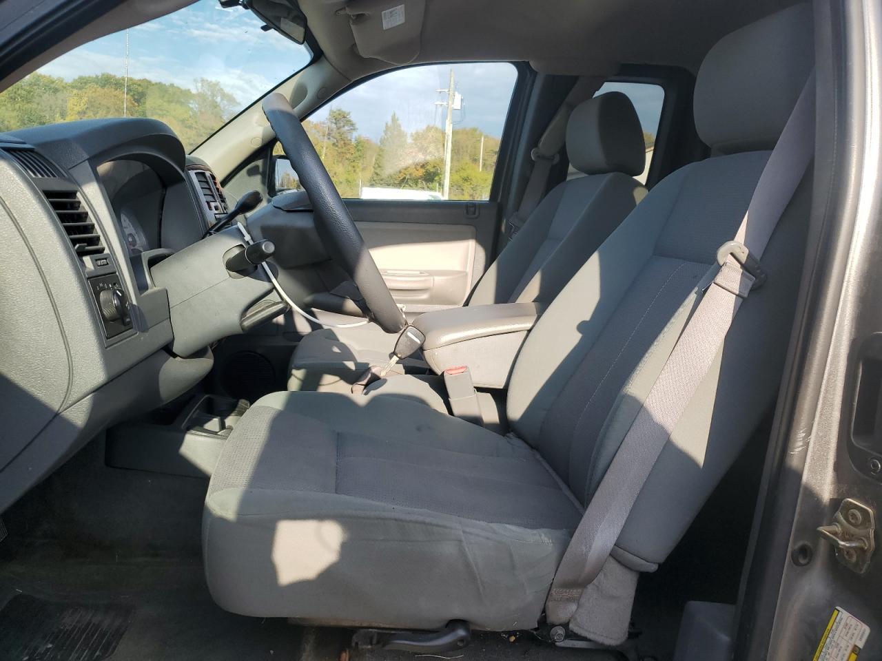 2005 DODGE Dakota