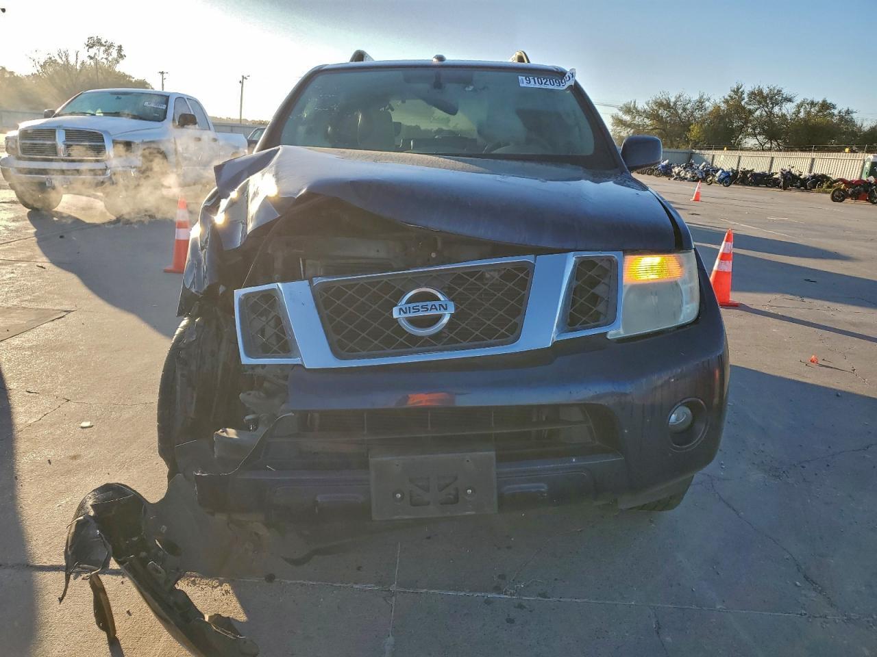 2011 NISSAN PATHFINDER