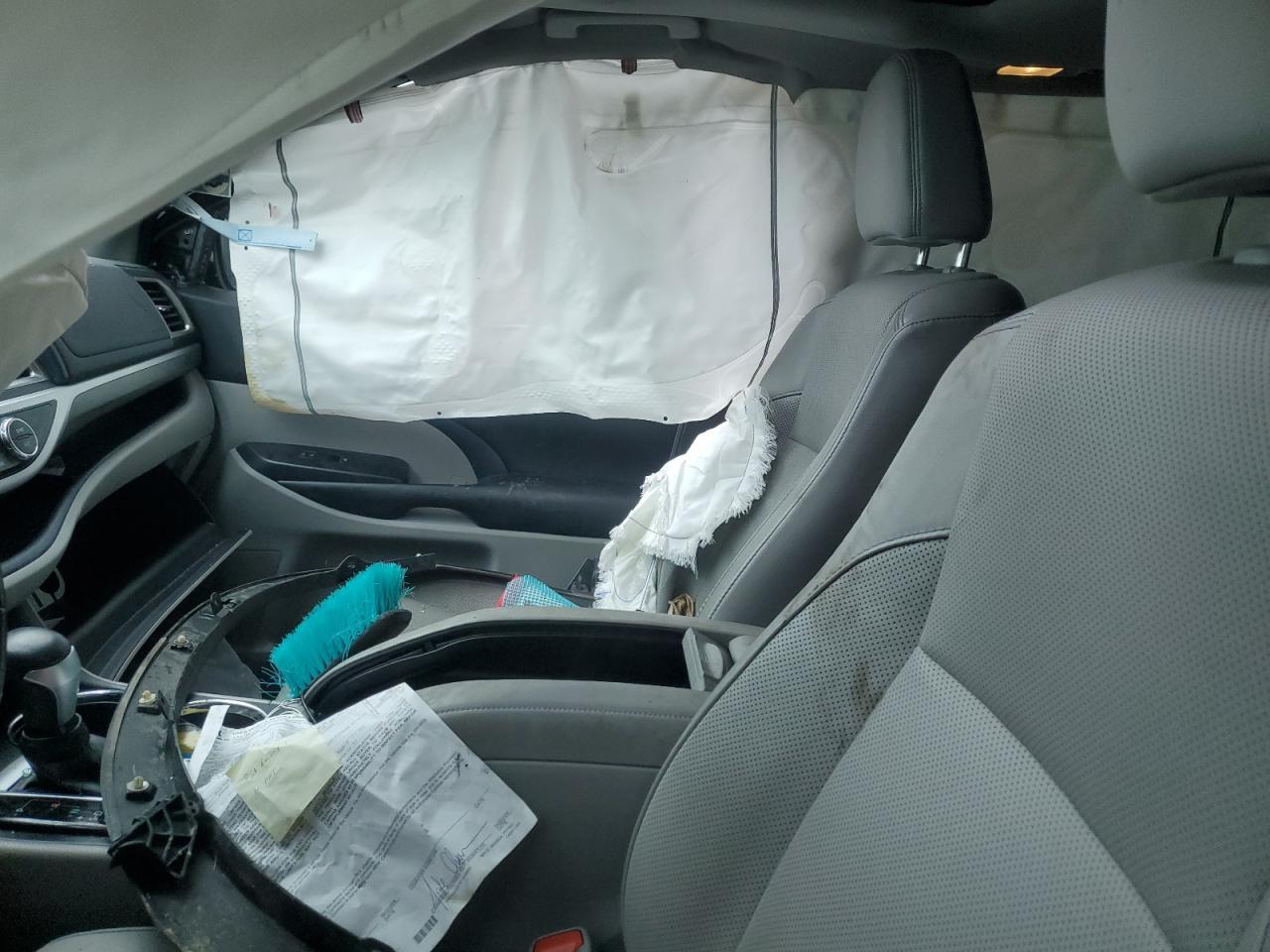2017 TOYOTA HIGHLANDER