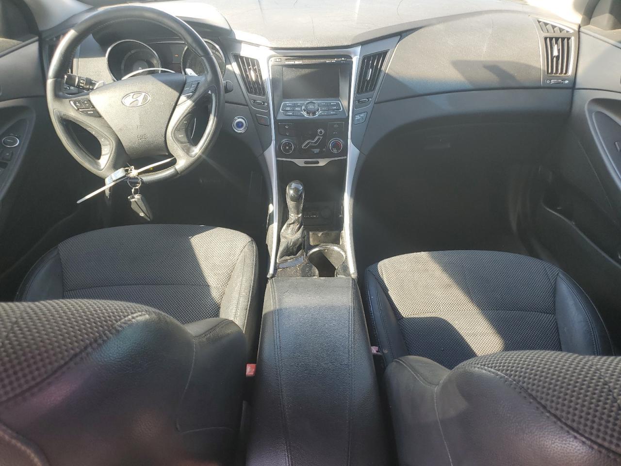 2011 HYUNDAI SONATA