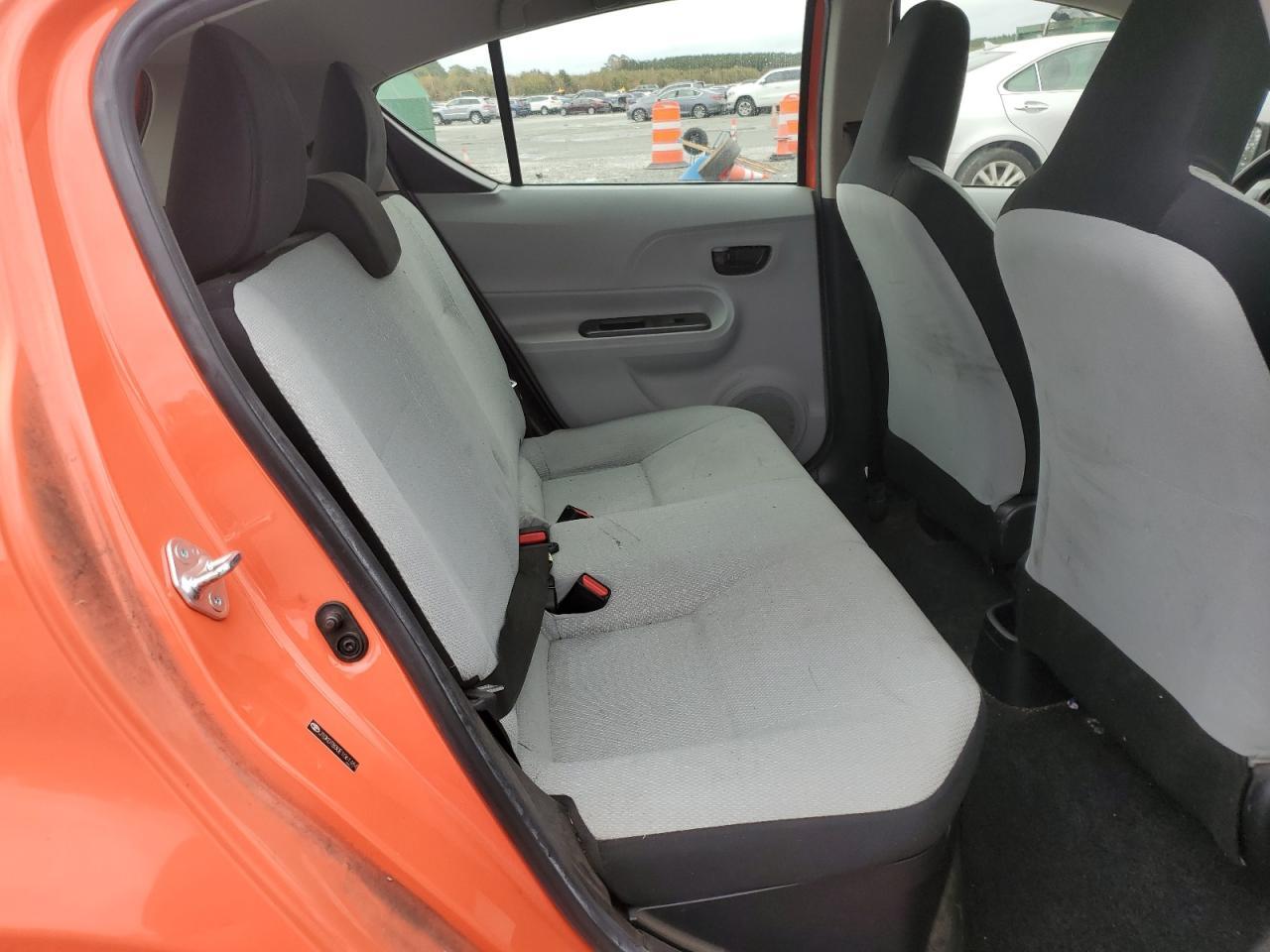 2014 TOYOTA Prius c