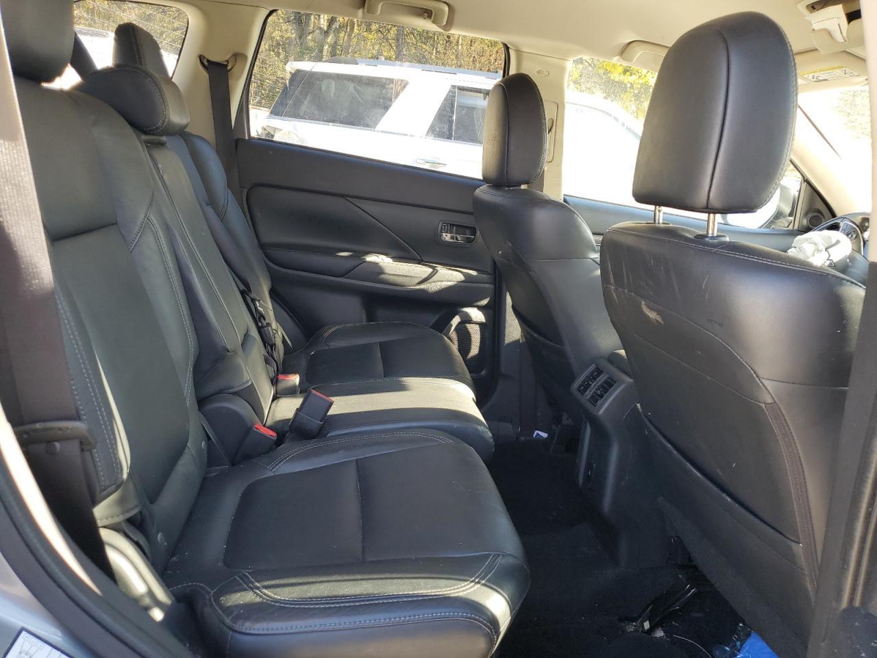 2020 MITSUBISHI outlander