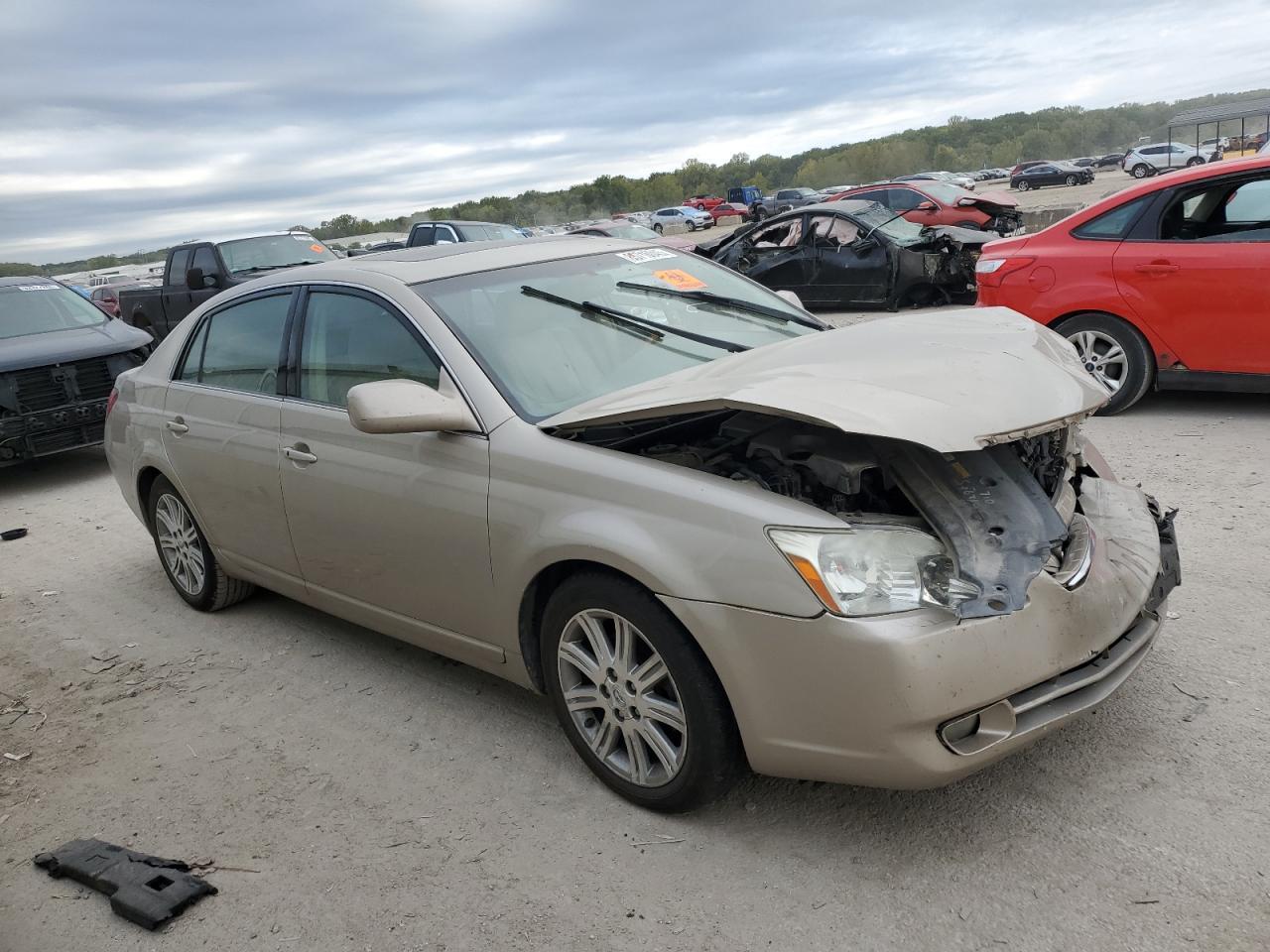 2005 TOYOTA Avalon