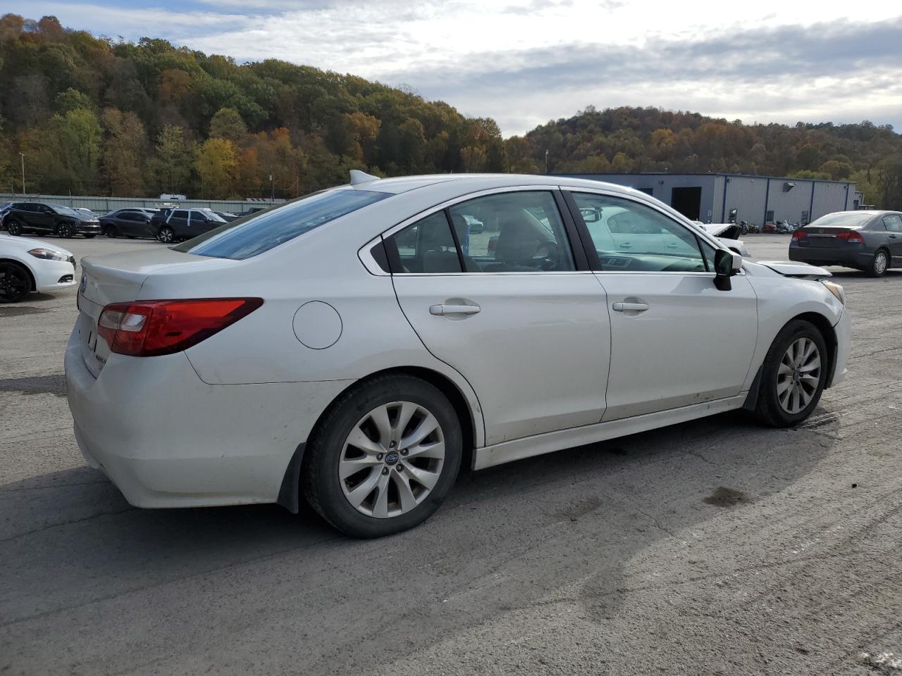 2017 SUBARU Legacy