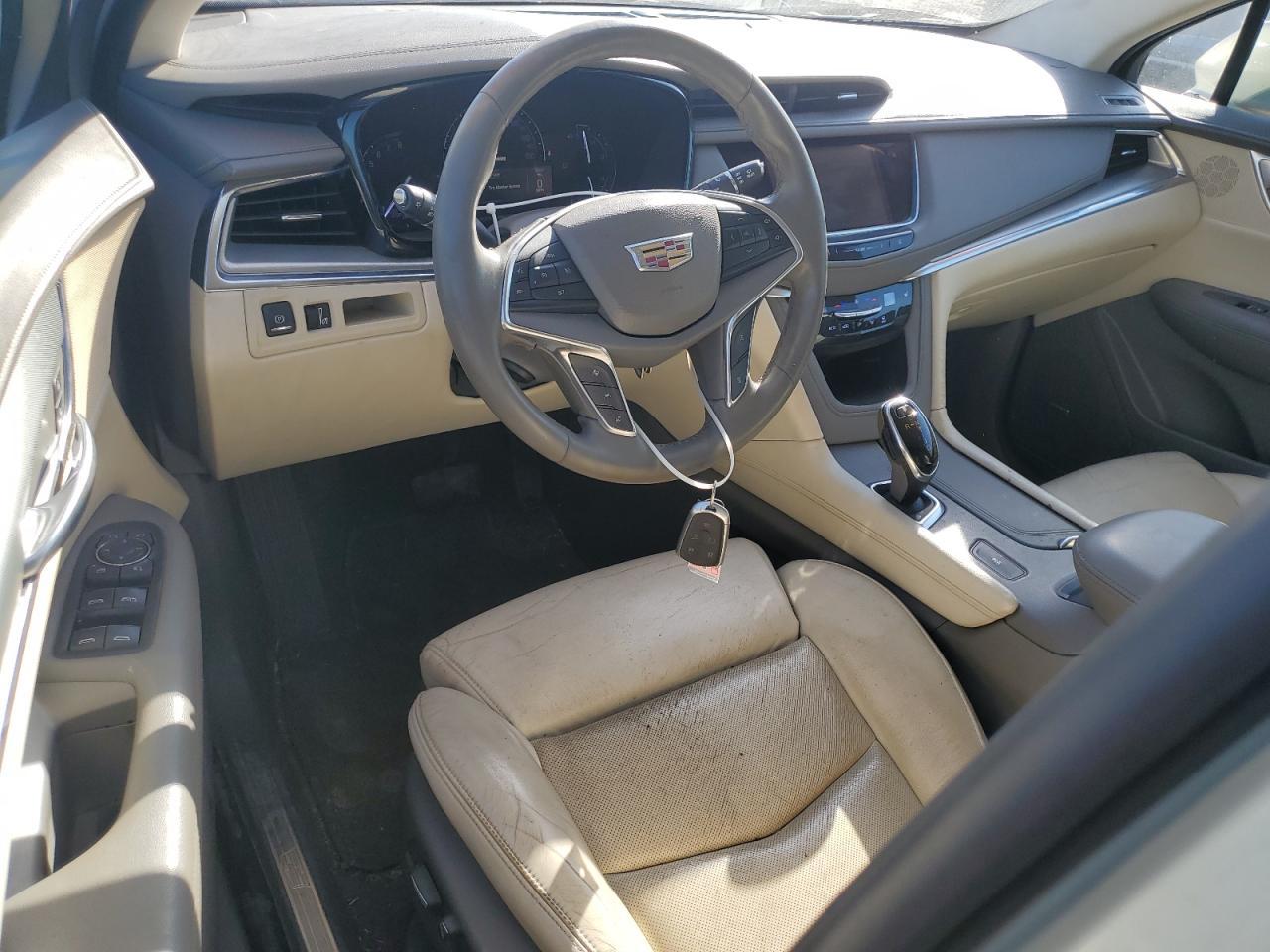 2017 CADILLAC XT5