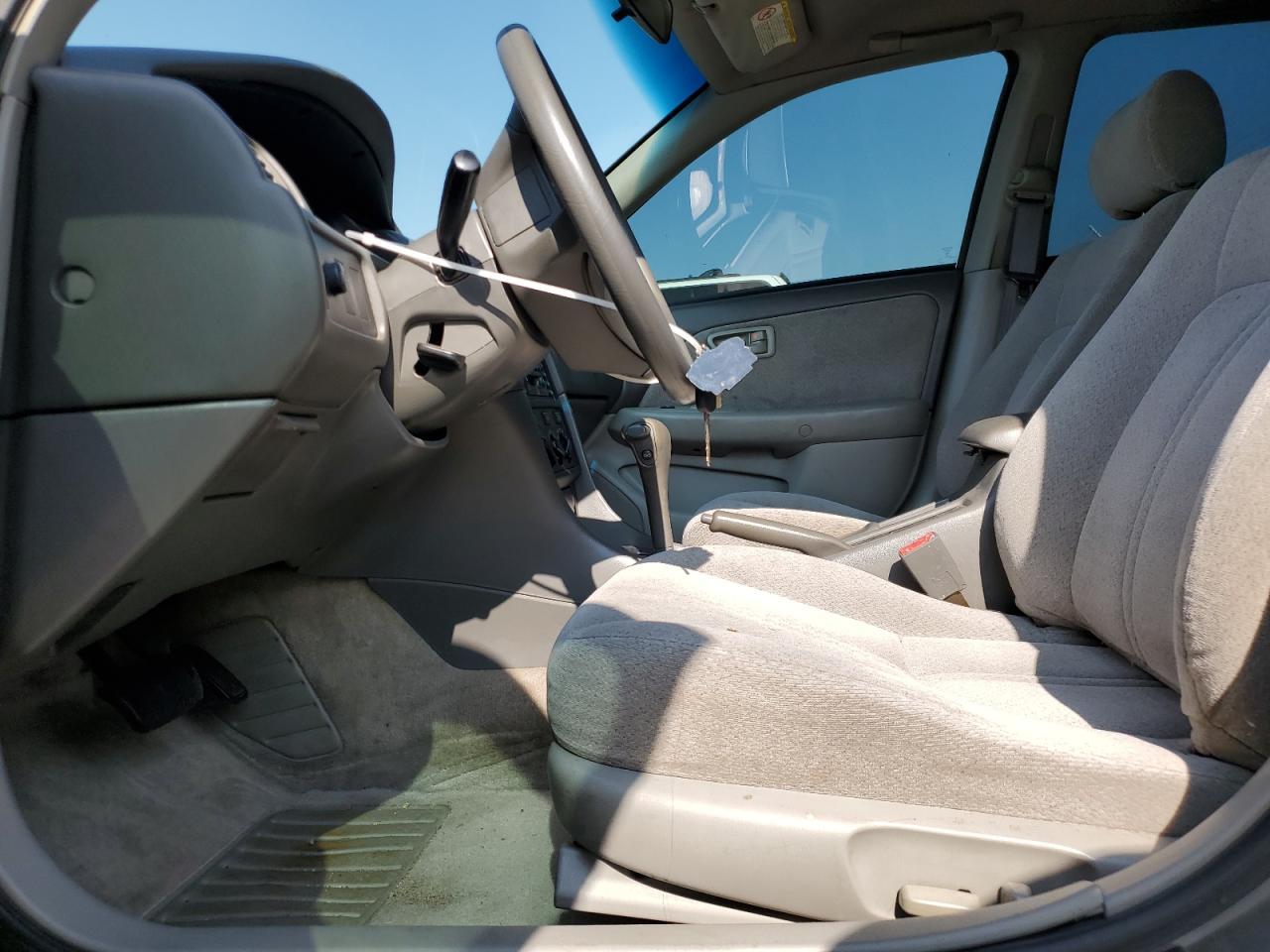 2001 TOYOTA CAMRY