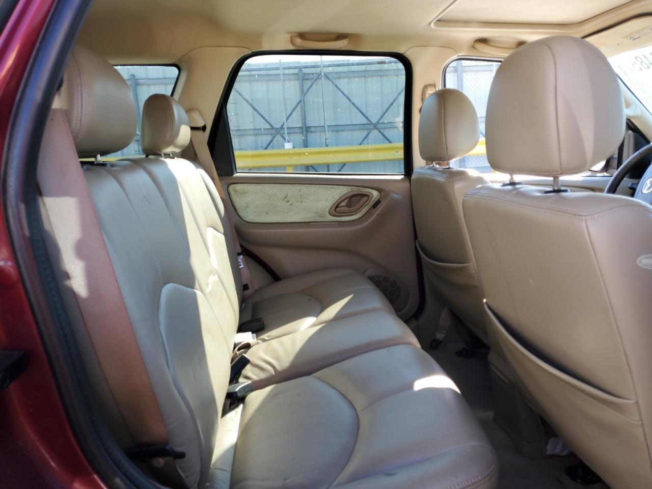 2004 MAZDA Tribute