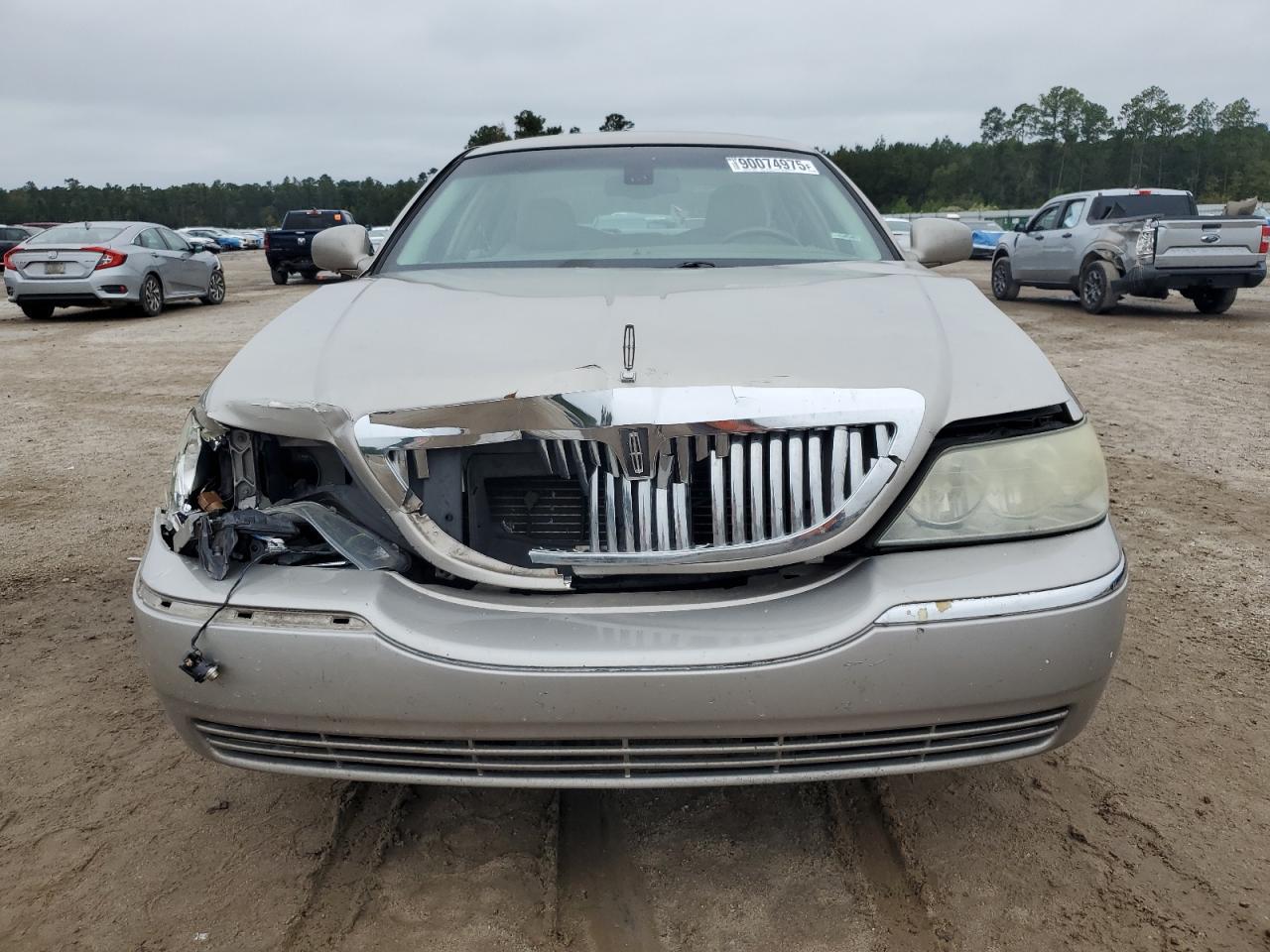 2003 LINCOLN Town Car