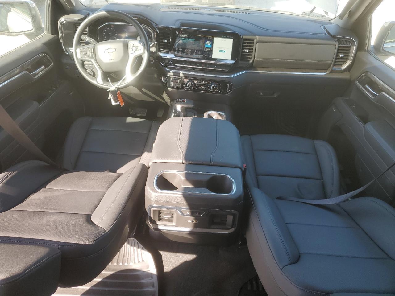 2025 CHEVROLET Silverado