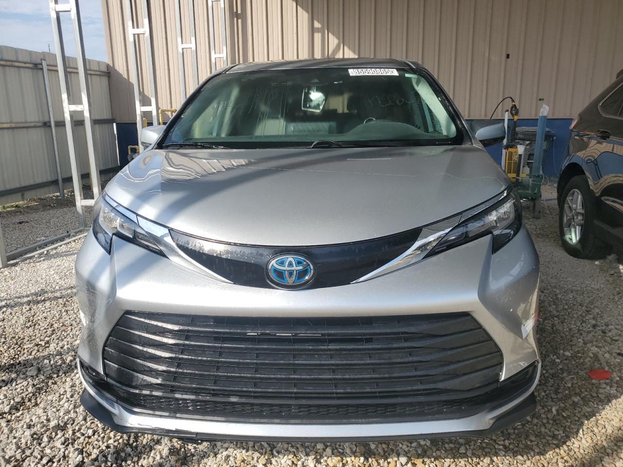 2022 TOYOTA SIENNA