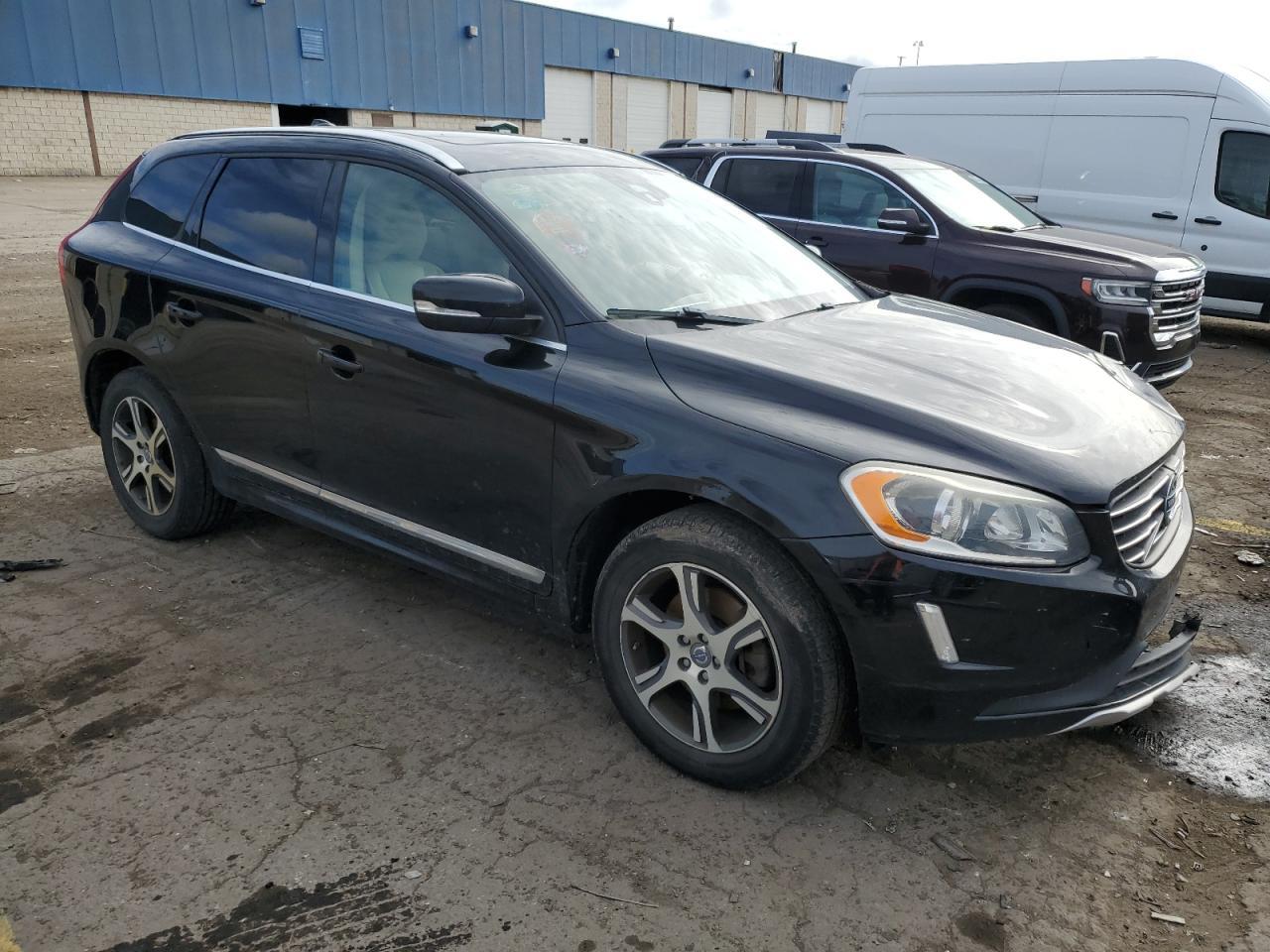 2015 VOLVO XC60