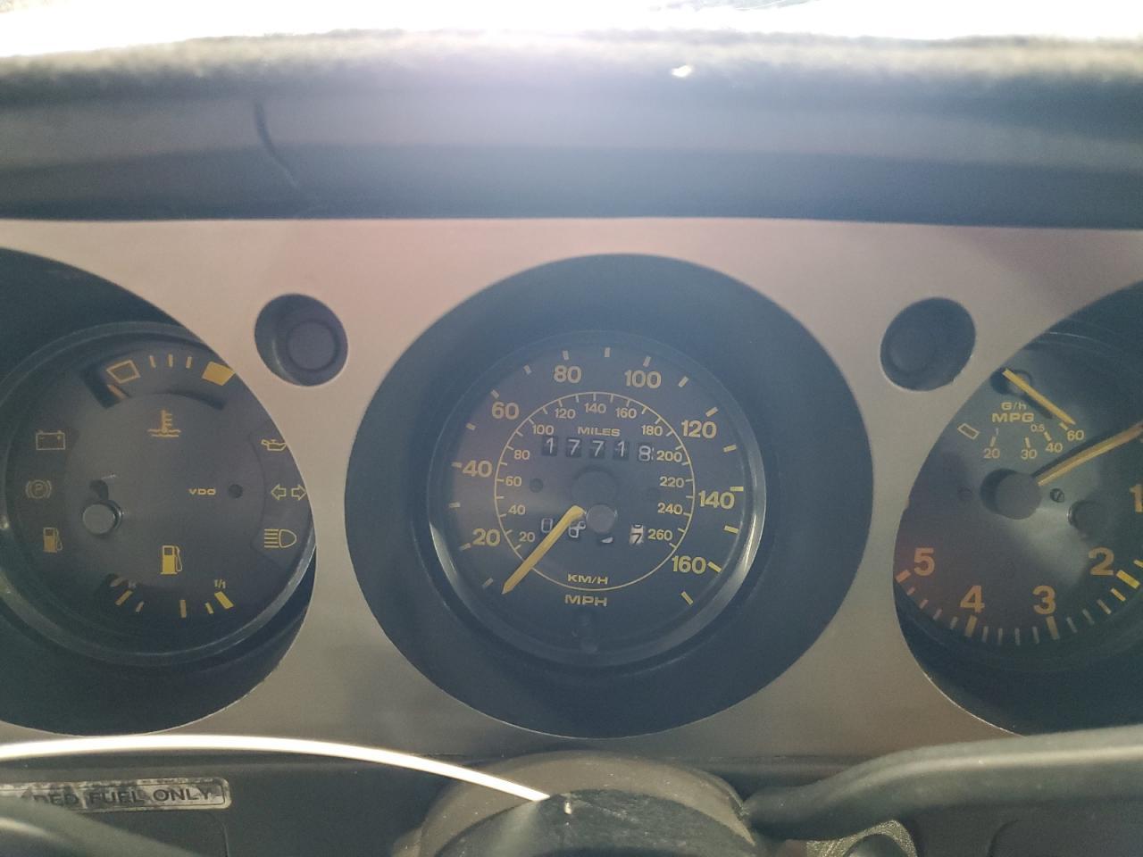 1985 PORSCHE 944