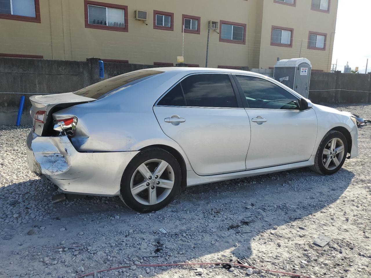 2014 TOYOTA CAMRY