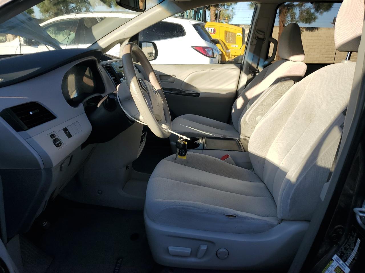 2014 TOYOTA SIENNA