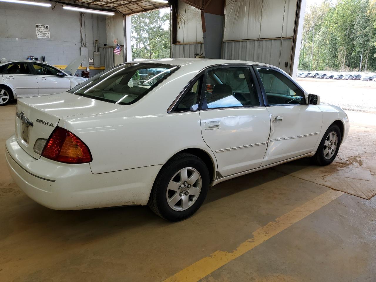 2001 TOYOTA Avalon