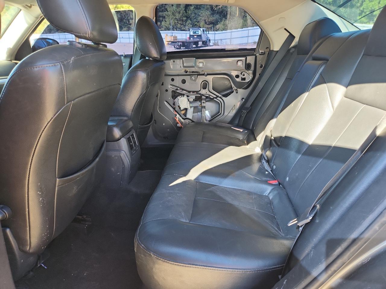 2010 CHRYSLER 300