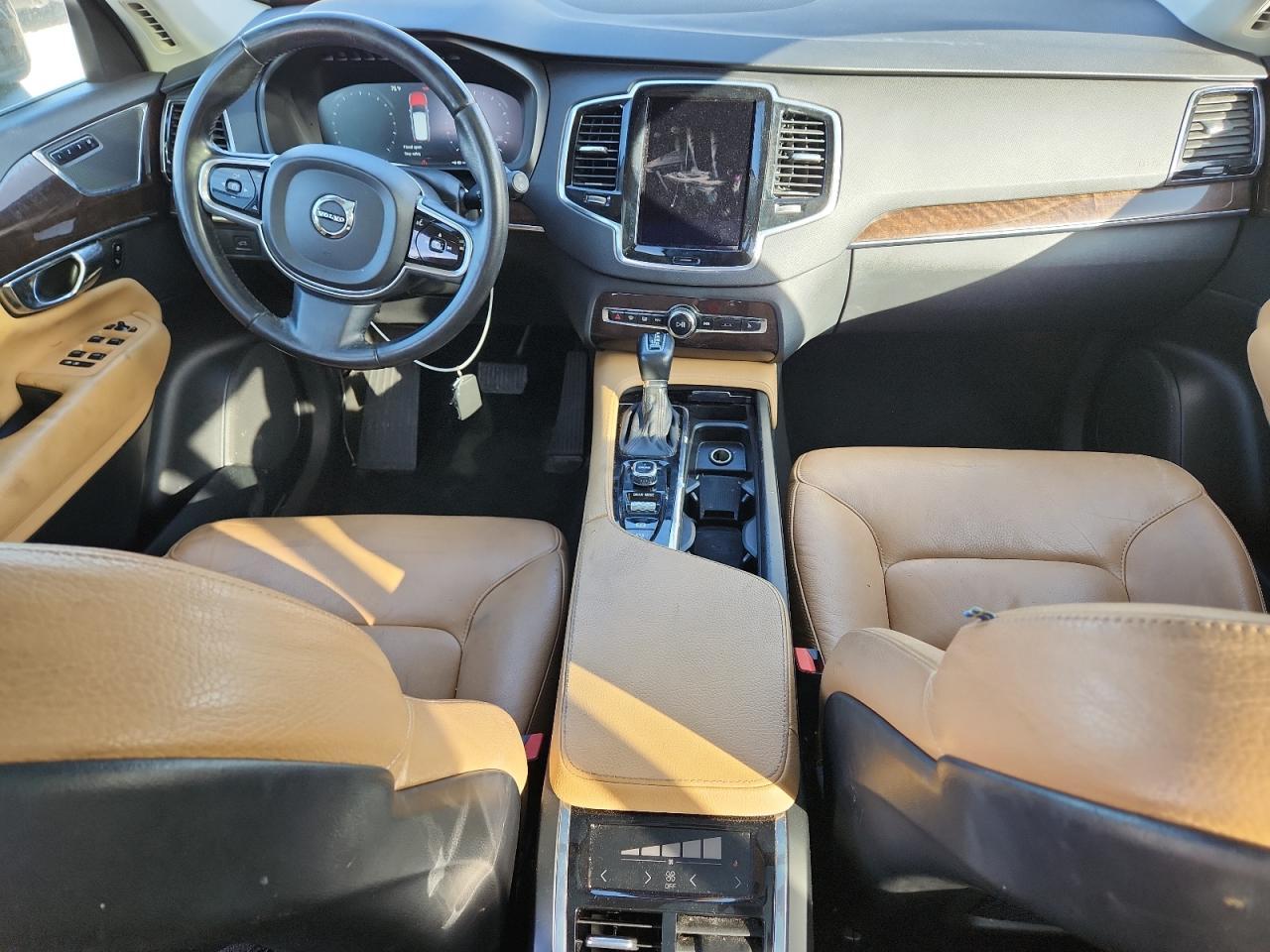 2016 VOLVO XC90