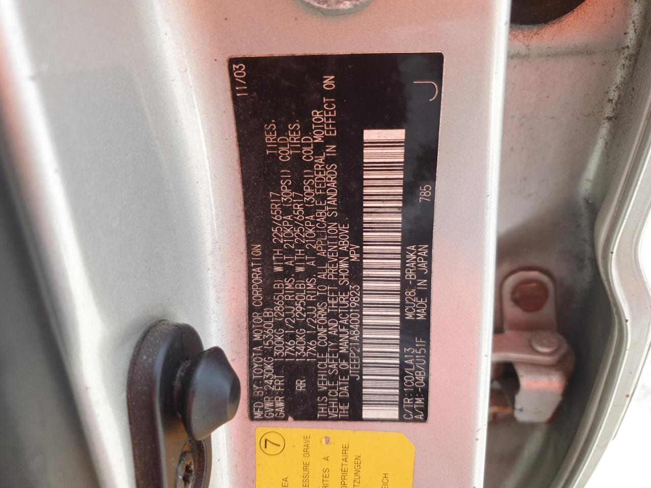 2004 TOYOTA HIGHLANDER