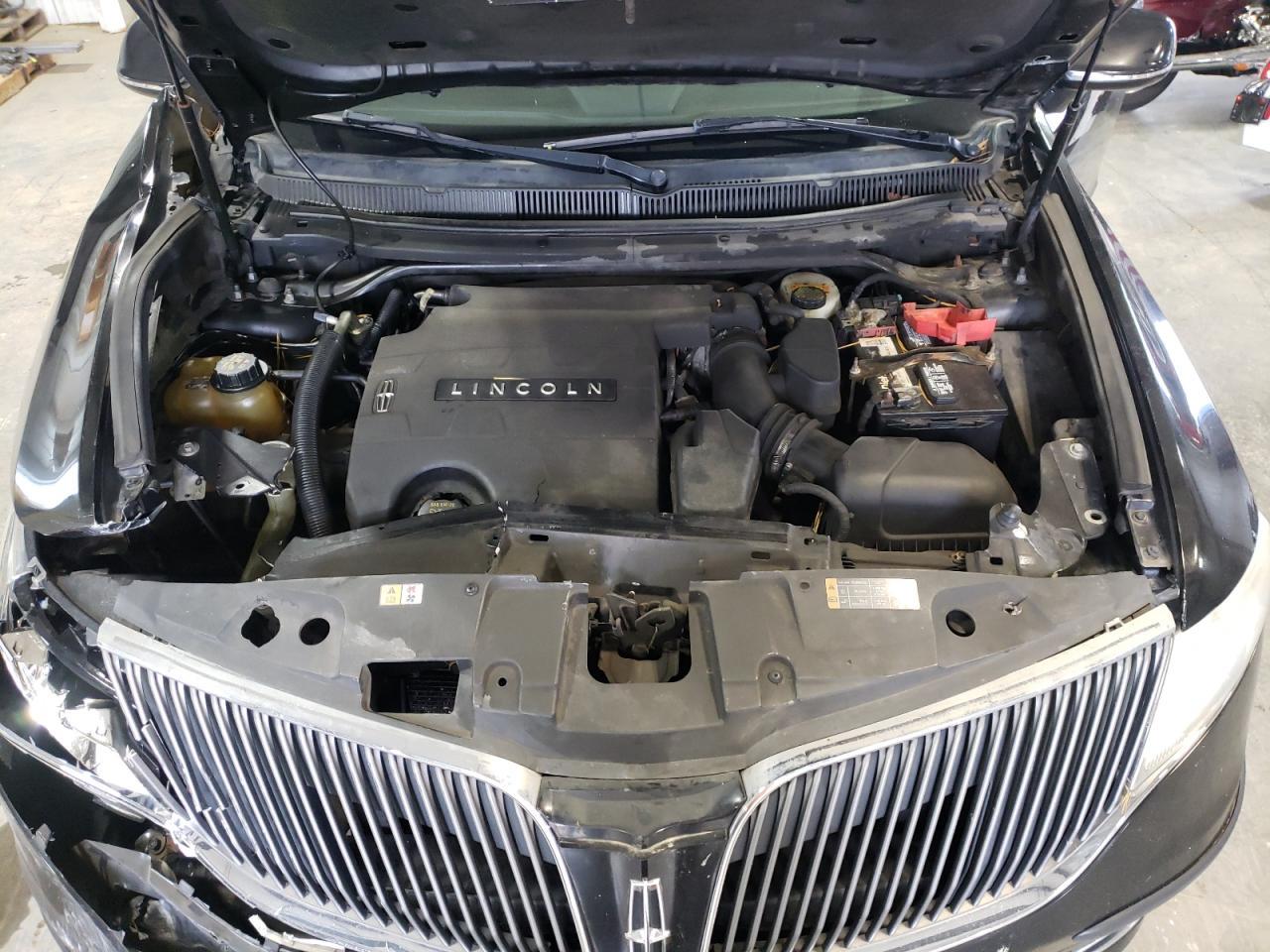 2013 LINCOLN MKT