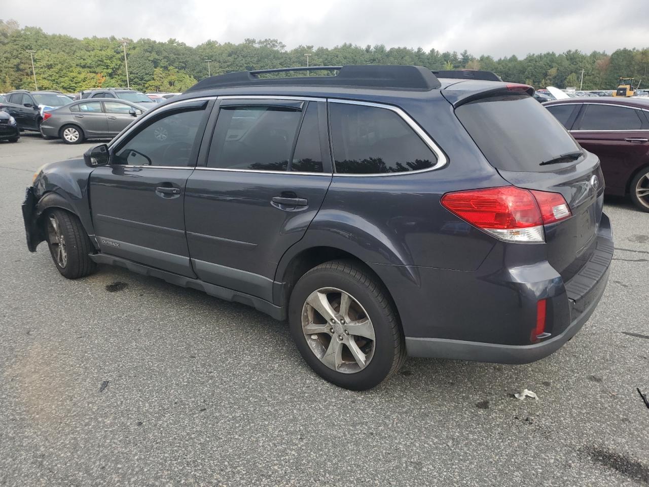 2013 SUBARU Outback