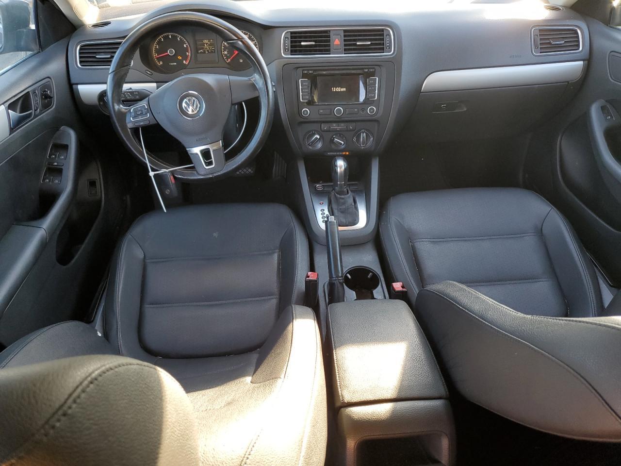 2011 VOLKSWAGEN JETTA