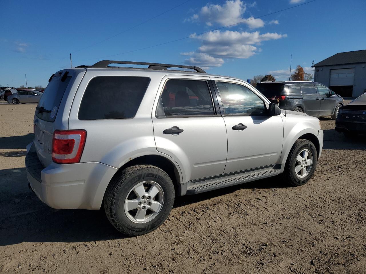 2010 FORD ESCAPE