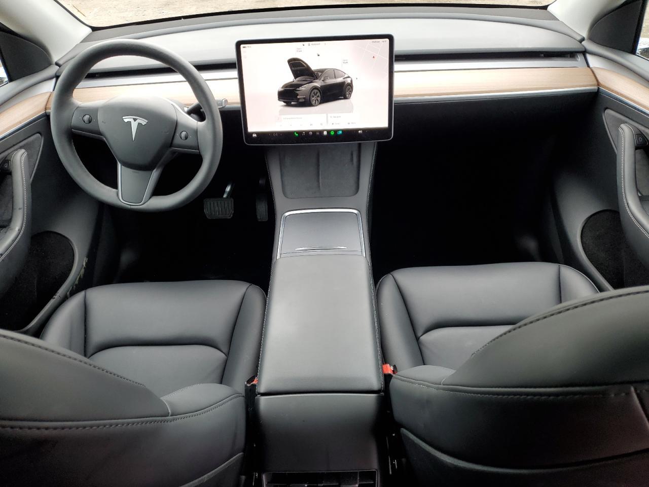 2025 TESLA MODEL Y