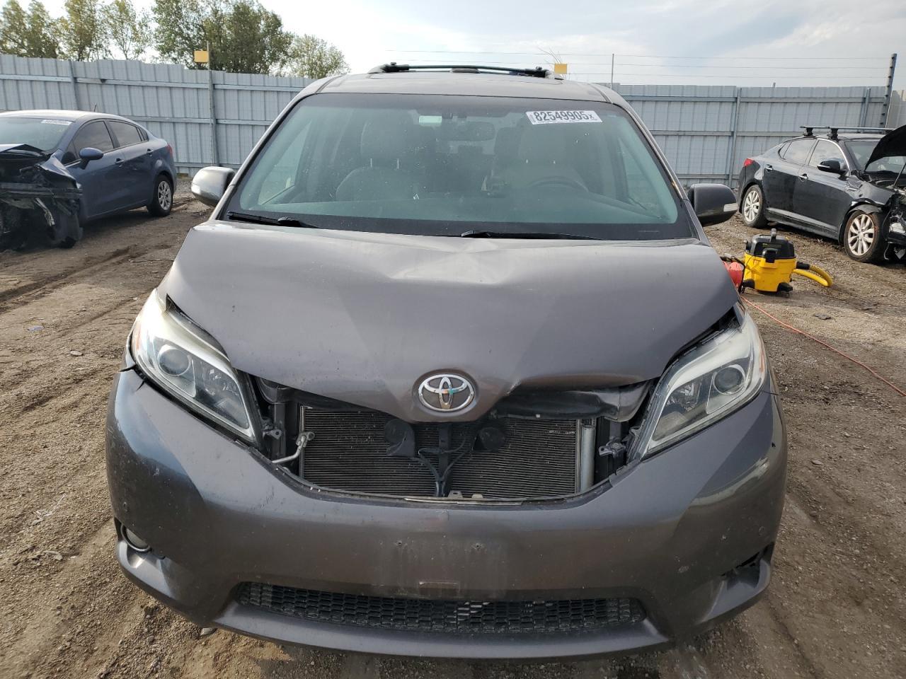 2016 TOYOTA SIENNA