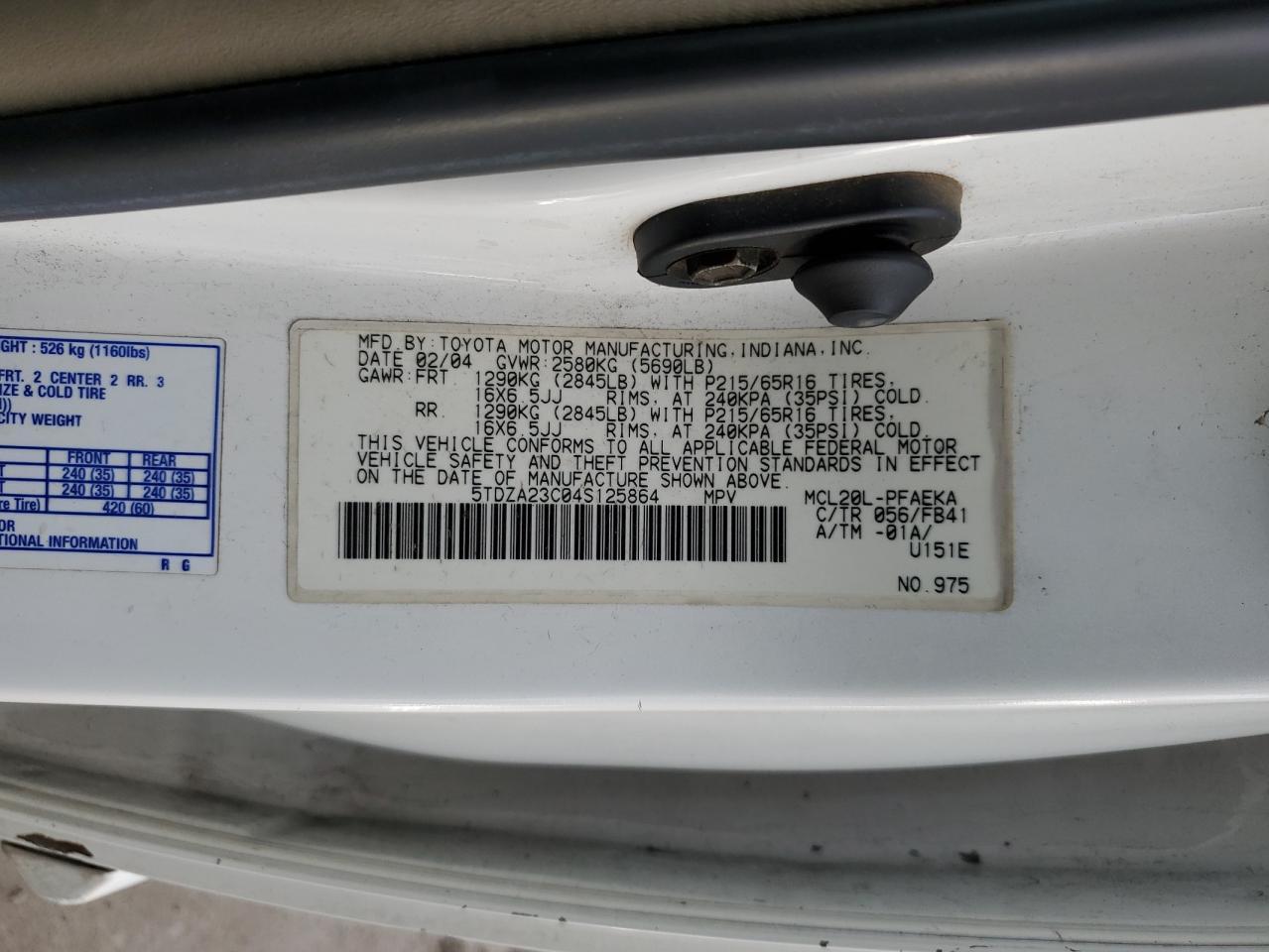 2004 TOYOTA SIENNA