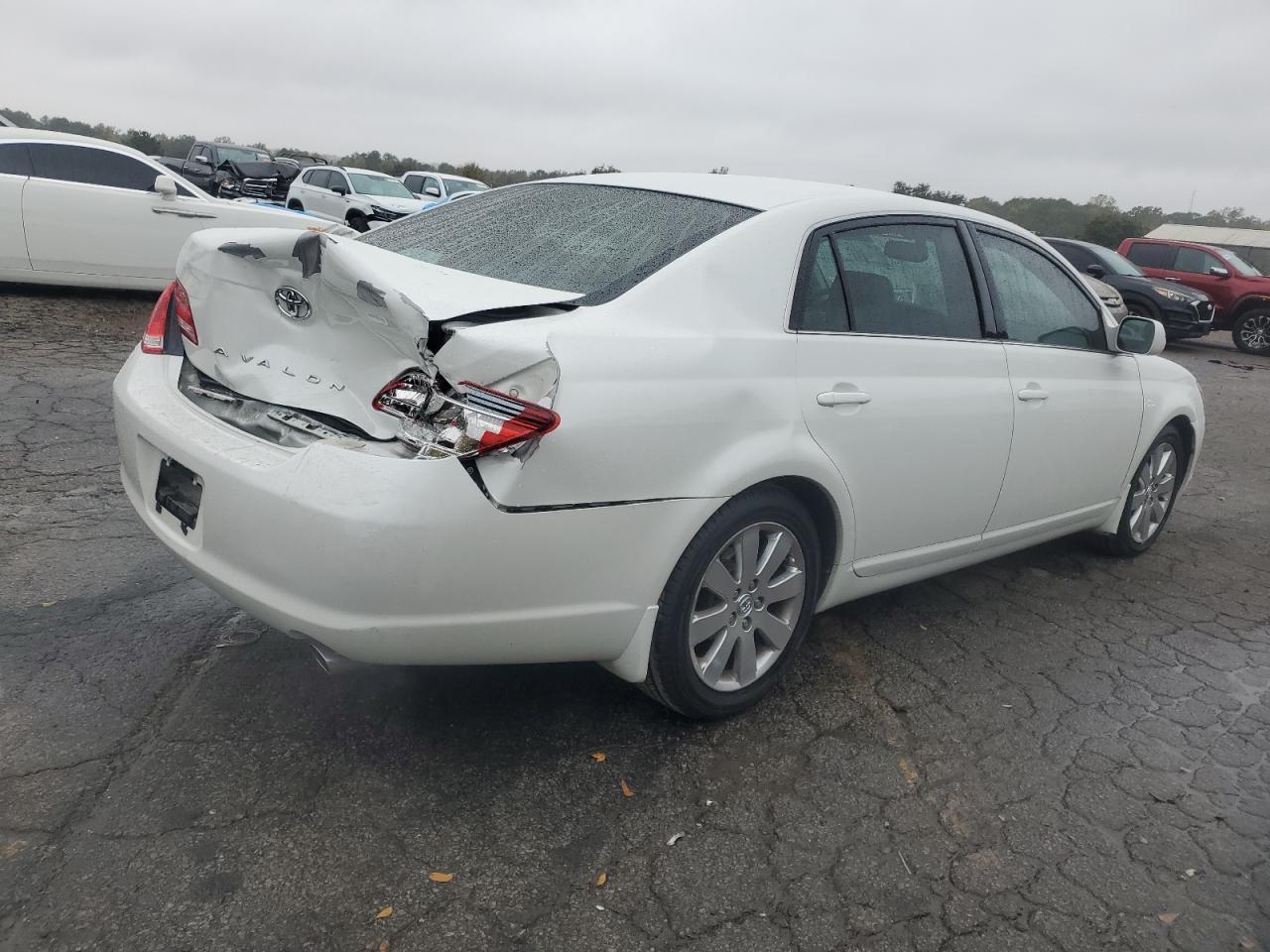 2005 TOYOTA Avalon
