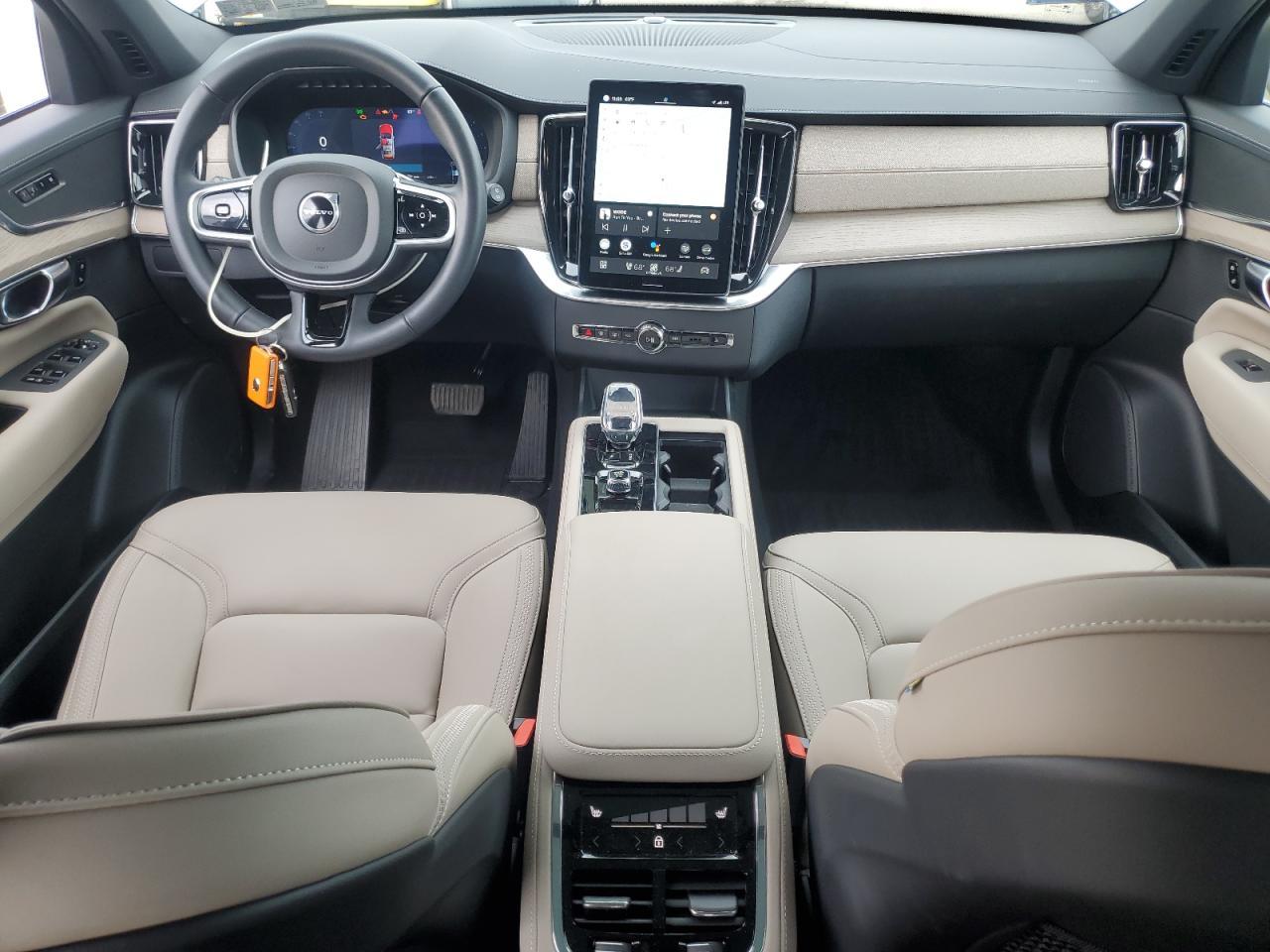 2025 VOLVO XC90