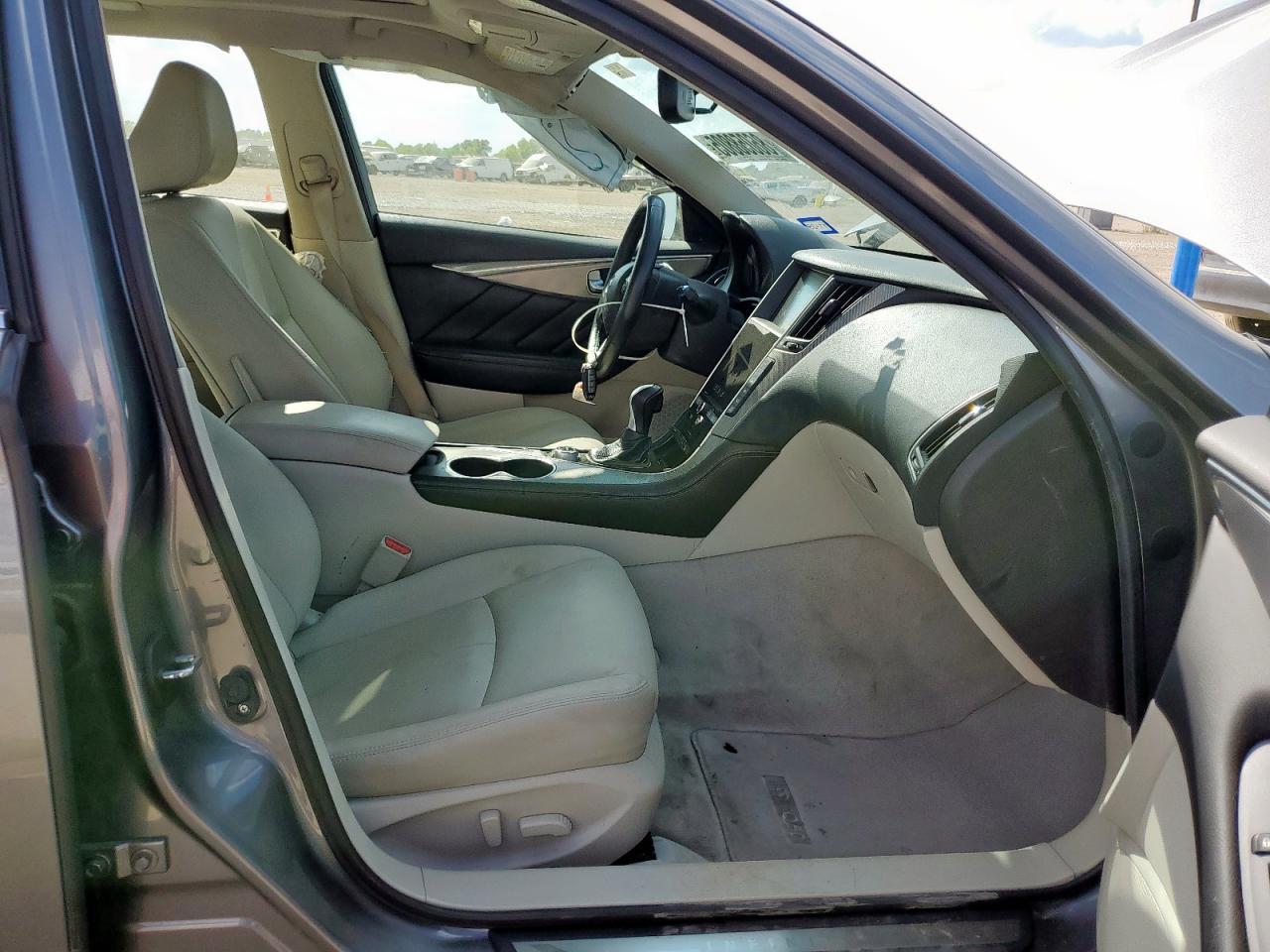 2016 INFINITI Q50