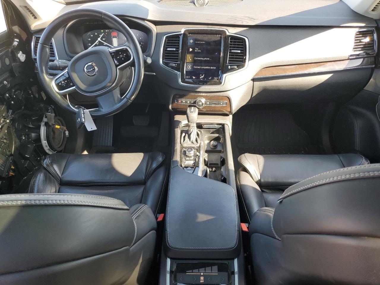 2017 VOLVO XC90