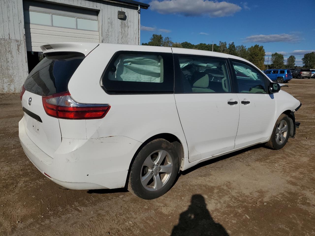 2015 TOYOTA SIENNA