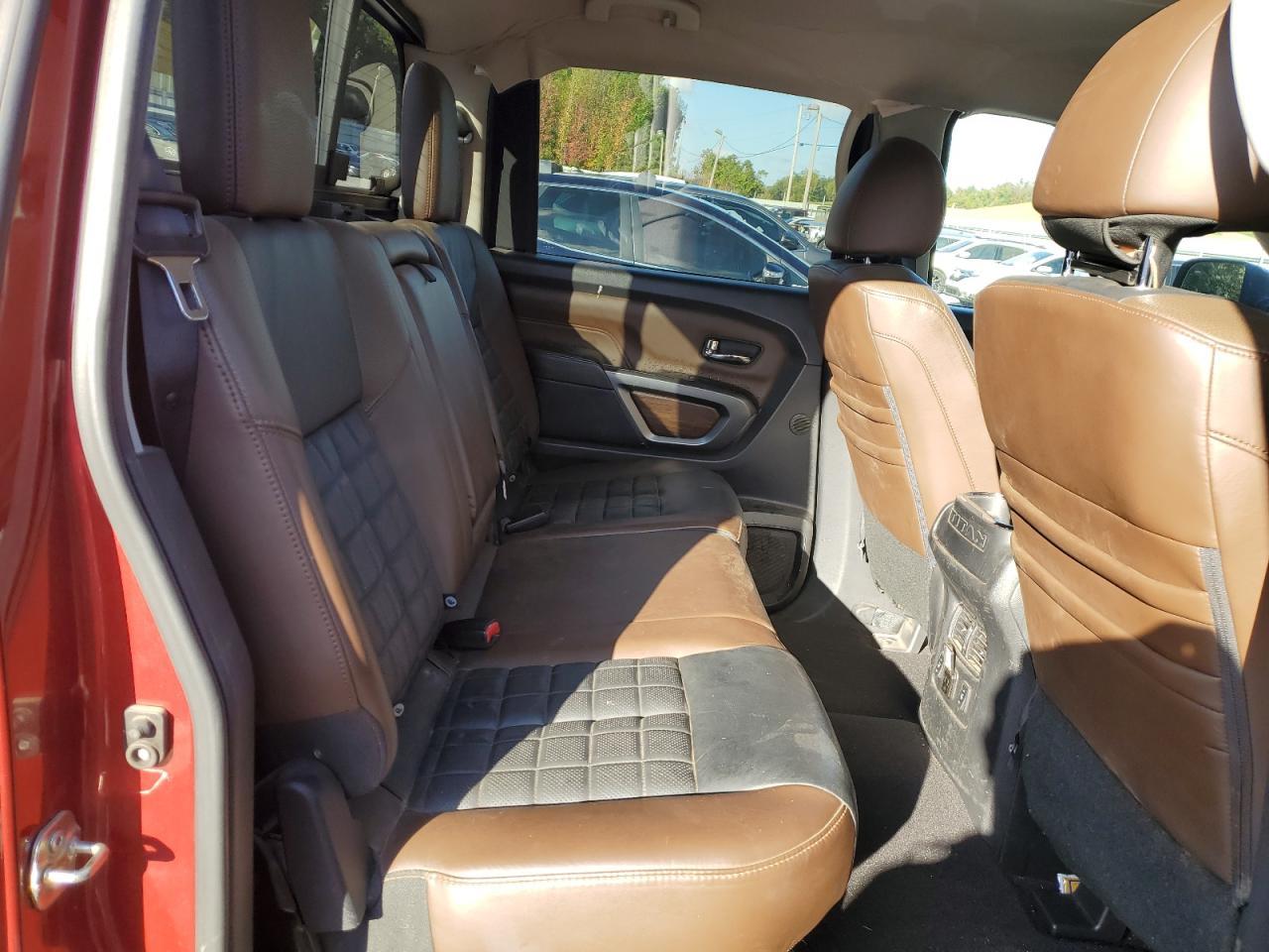 2016 NISSAN Titan